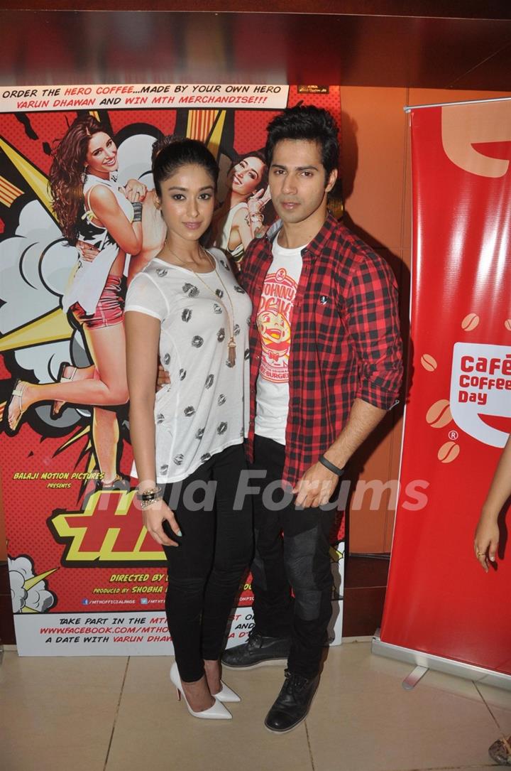 Varun & Ileana promotes their film at cafe and theatres