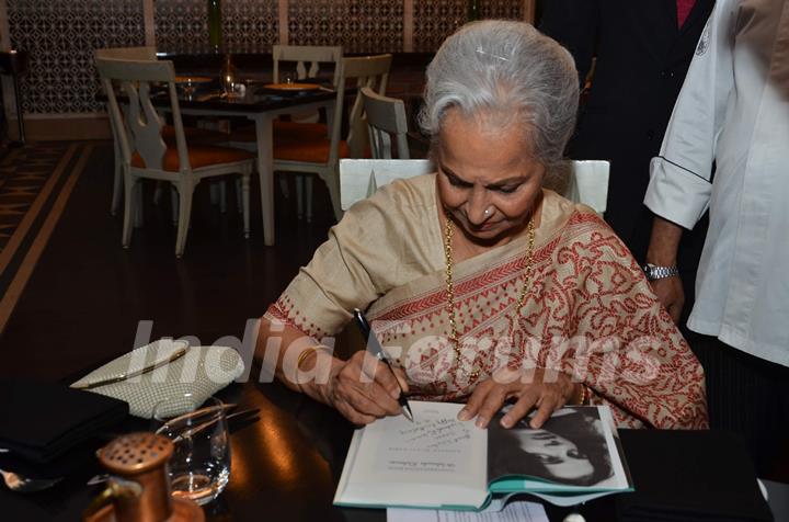 Waheeda Rehman signs her Book at the Launch