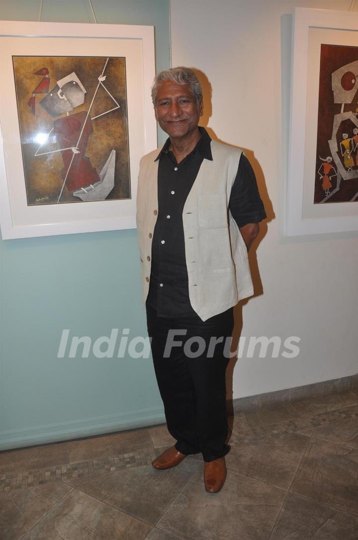 Rajendra Gupta at the Epic on Rock Shelters painting Exhibition