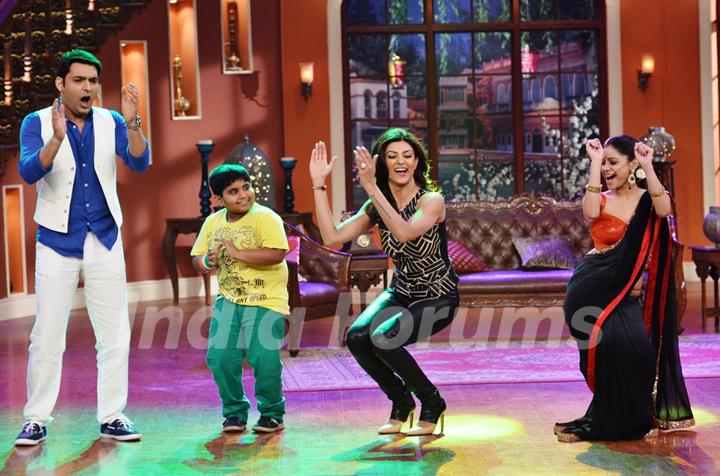 Sushmita Sen performs on Comedy Nights with Kapil