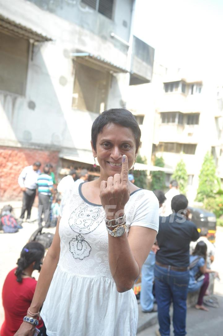 Bollywood arrives to vote at polling stations in Mumbai