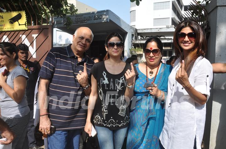 Shilpa Shetty along with her family cast their vote at a polling station in Mumbai