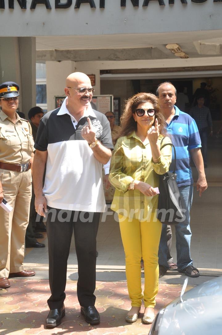 Rakesh Roshan shows his inked finger