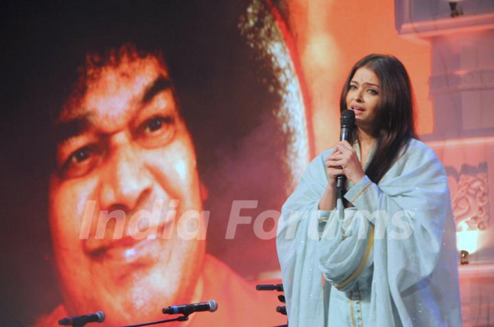 Aishwarya Rai at the Tribute to the Legend of Pure Love concert