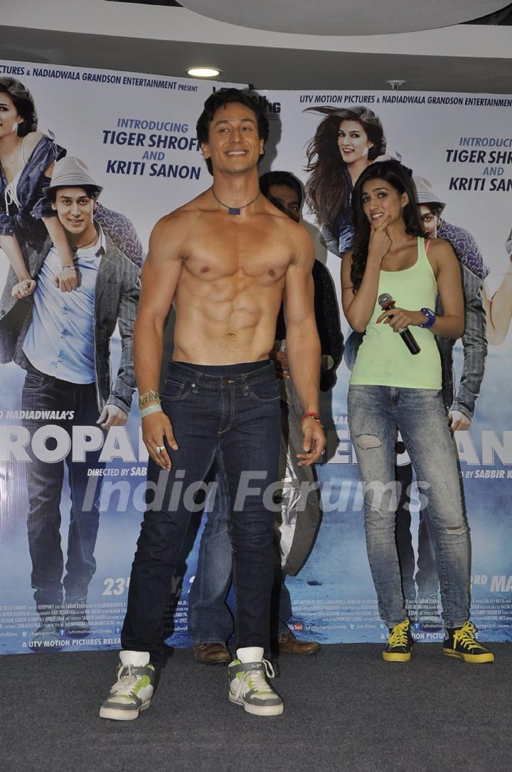 Tiger Shroff shows off his six packs at the Promotion of Heropanti on World Dance Day