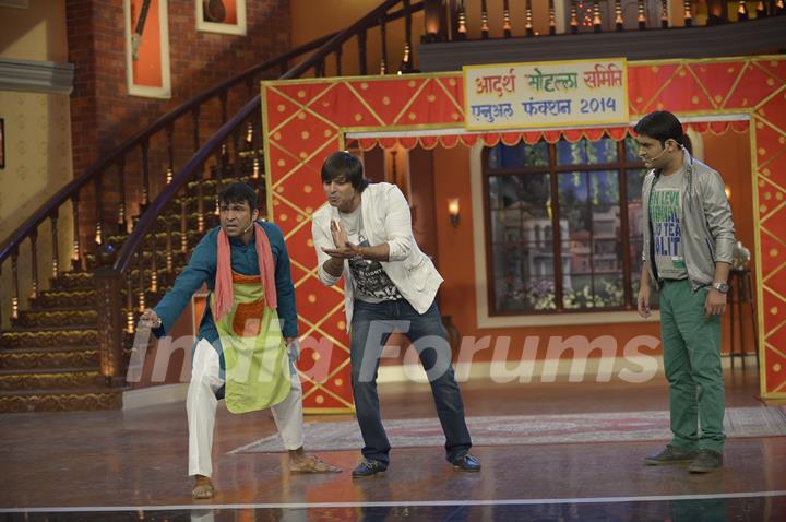 Vivek Oberoi performs on Comedy Nights With Kapil