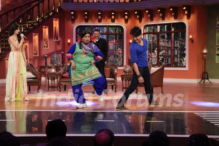 Palak dances with Tiger Shroff on Comedy Nights with Kapil