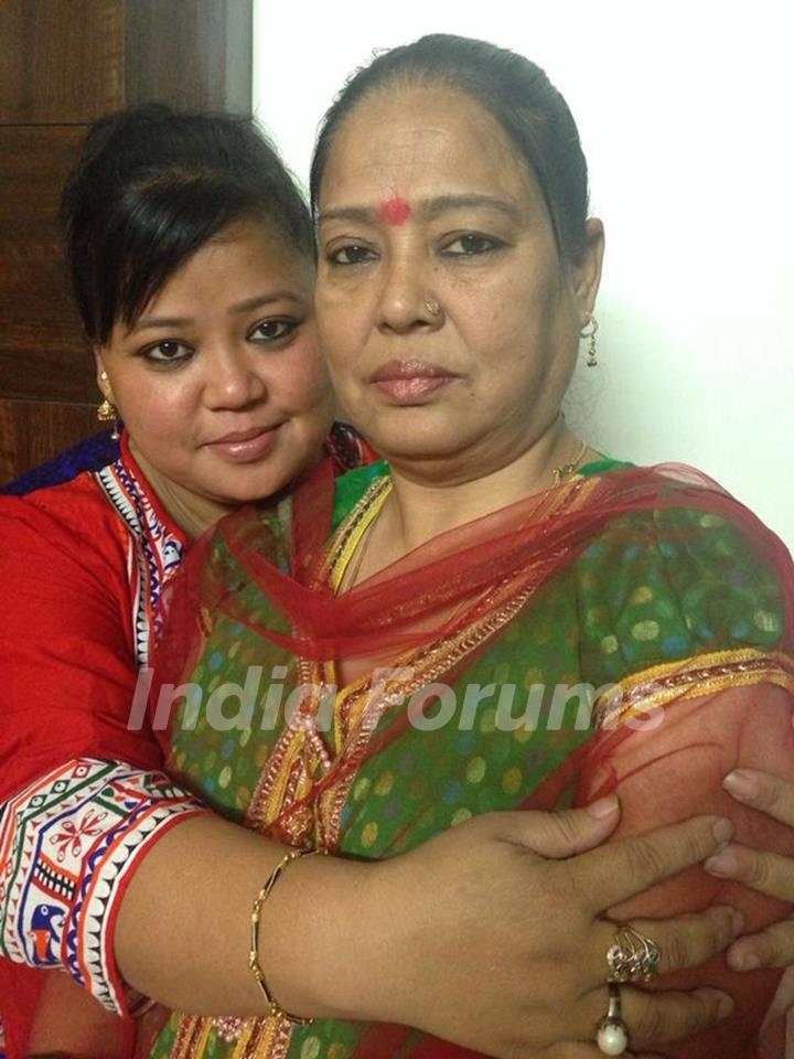 Bharti Singh with her Mother