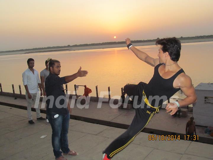 Tiger Shroff practices his stunts at Varanasi