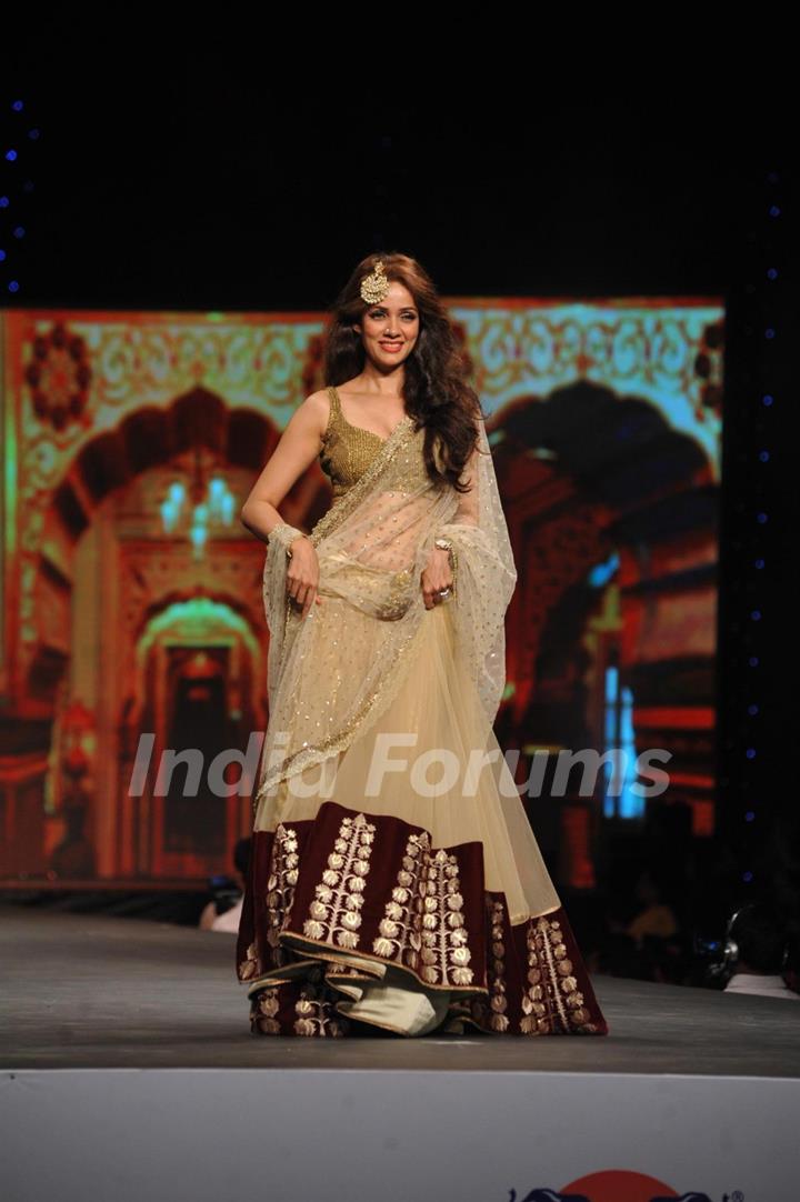 Vidya Malvade walked the ramp at the 'Caring with Style' fashion show at NSCI