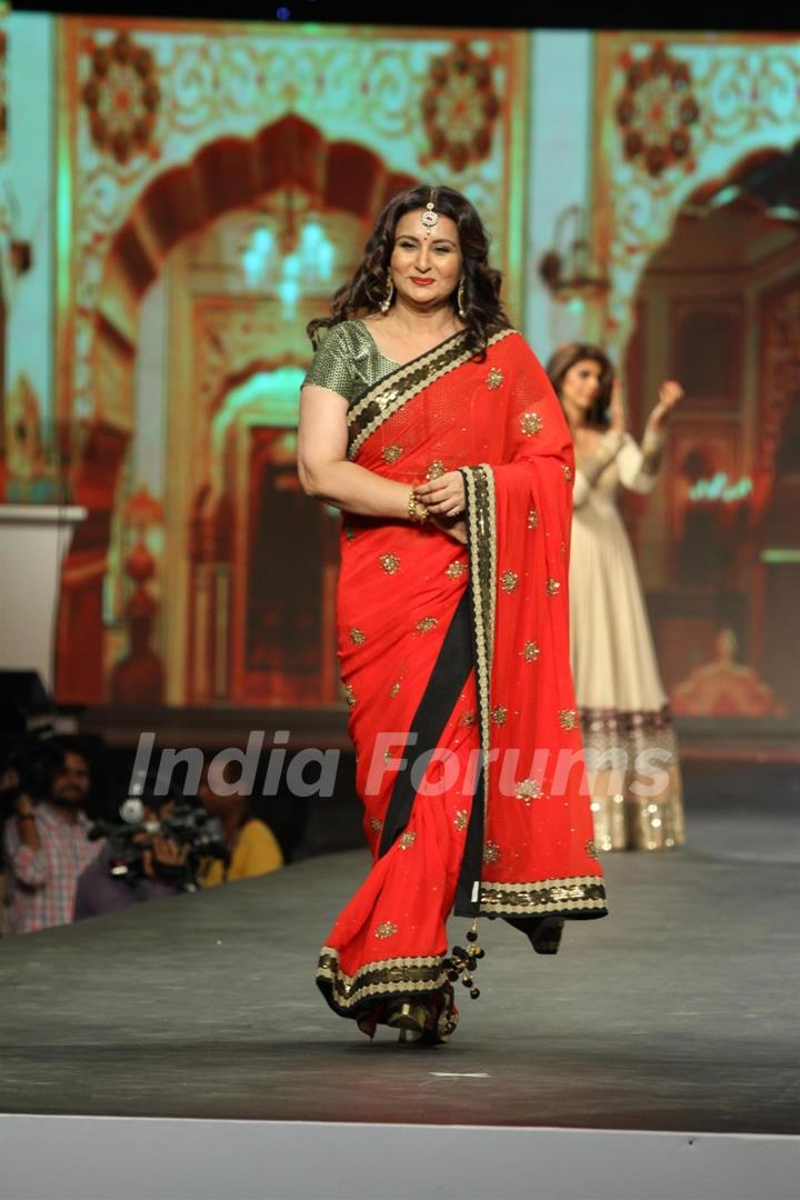 Poonam Dhillon walked the ramp at the 'Caring with Style' fashion show at NSCI