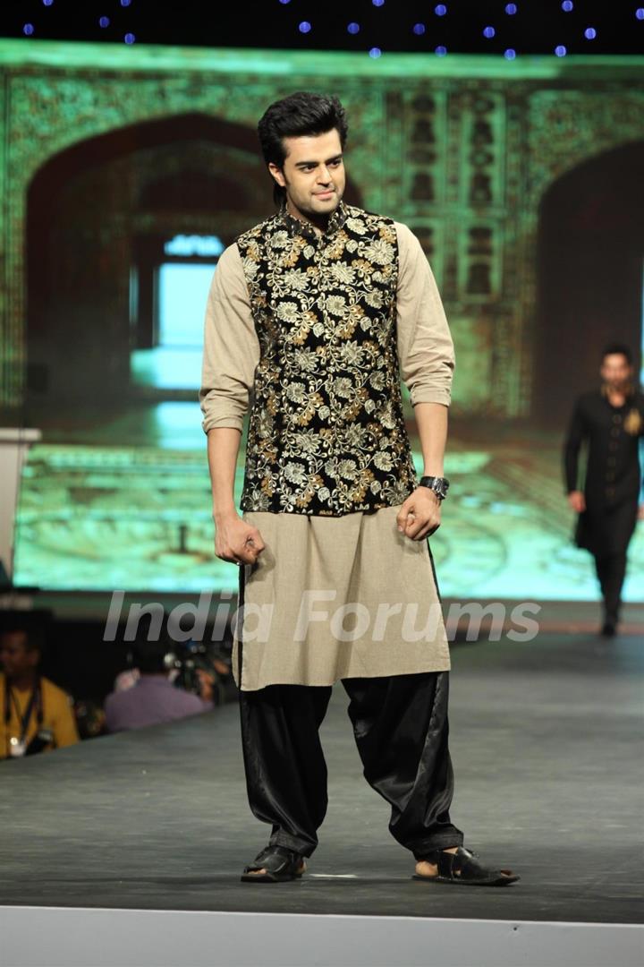 Manish Paul walked the ramp at the 'Caring with Style' fashion show at NSCI