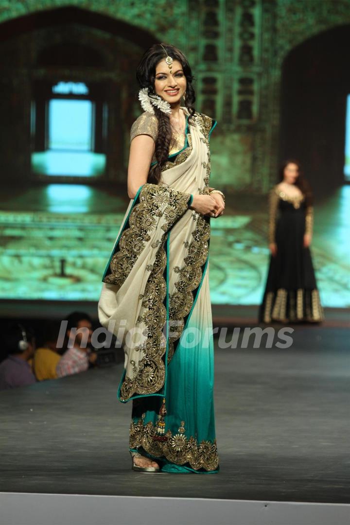 Bhagyashree walked the ramp at the 'Caring with Style' fashion show at NSCI