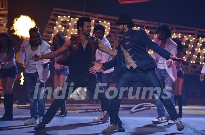 Rajineesh Duggal performs with Sreesanth on Khatron Ke Khiladi Grand Finale