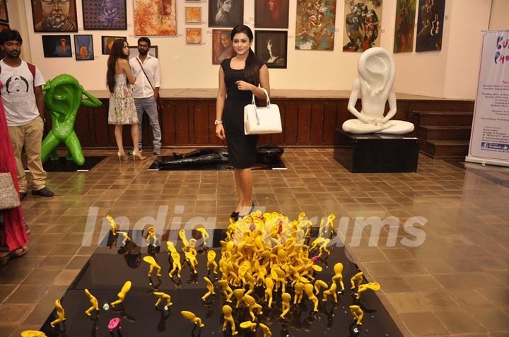 Mishti inaugrates an Art Exhibition
