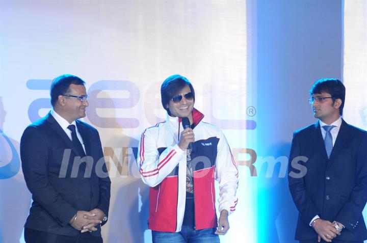 Zeel alongwith Vivek Oberoi unveils its latest range of rainwear