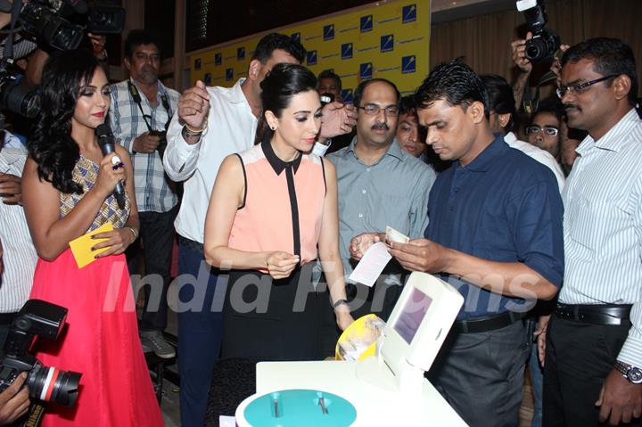 Karisma Kapoor felicitates jackpot winners