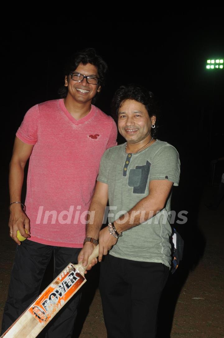 Cricket Match between Singers and the Cast of 'Desi Katte'