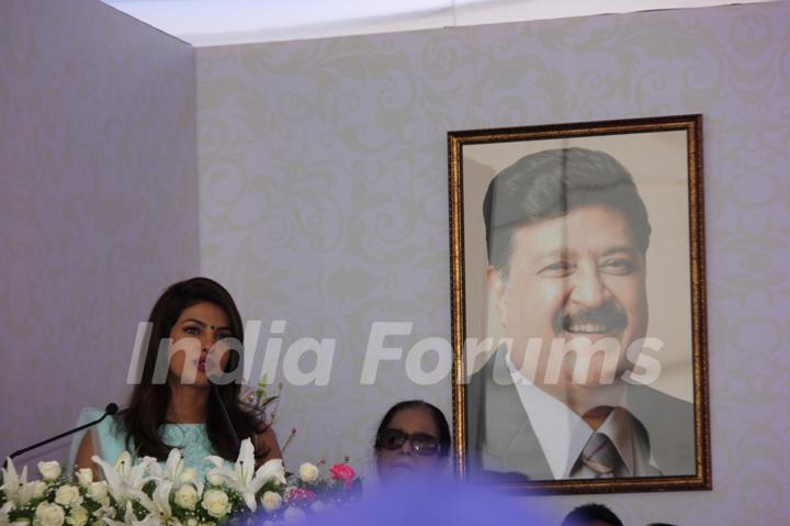 Priyanka Chopra speaks in remembrance of her father at the event