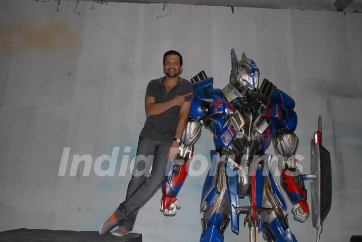 Atul Kasbekar at the Unveiling of Transformers 4 lead robot Optimus Prime