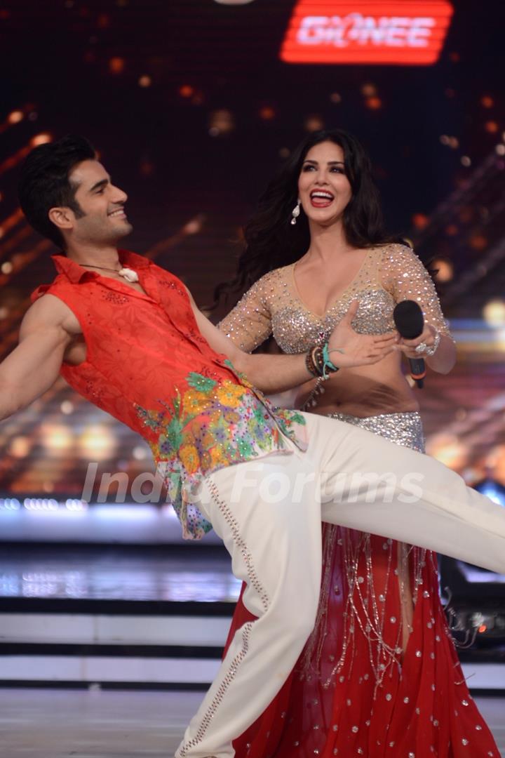 Promotion of Humshakals on Jhalak Dikhhla Jaa 7