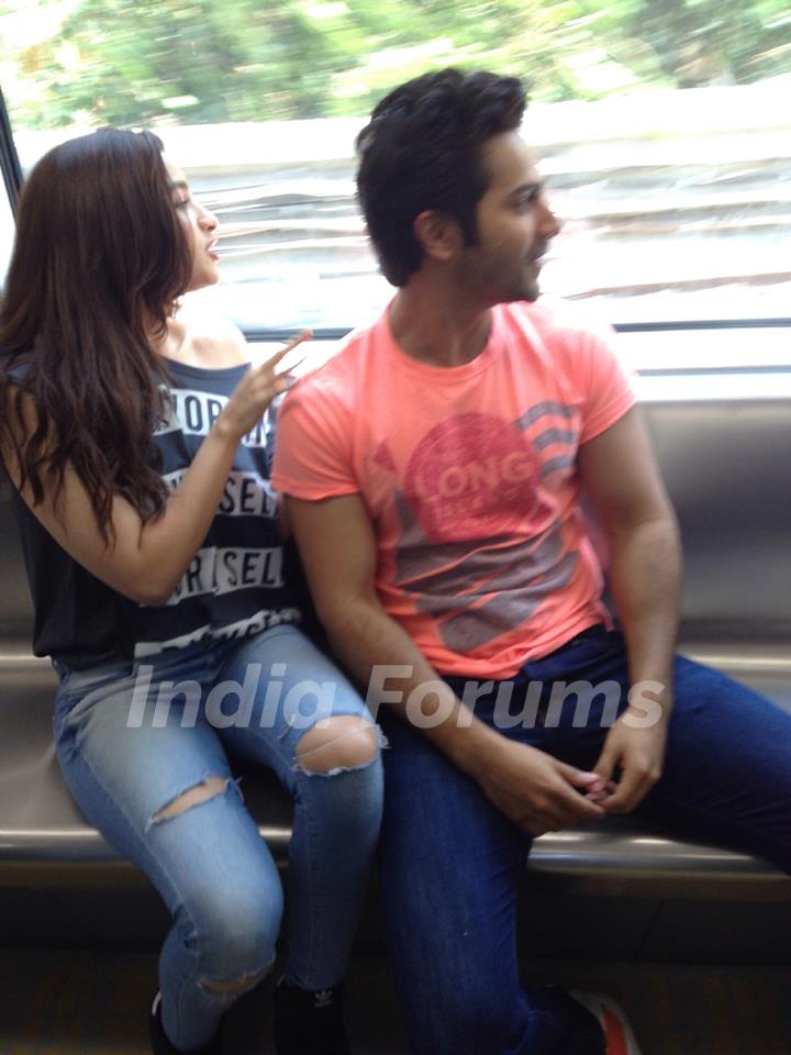 Humpty Sharma takes his Dulhaniya on the Mumbai metro