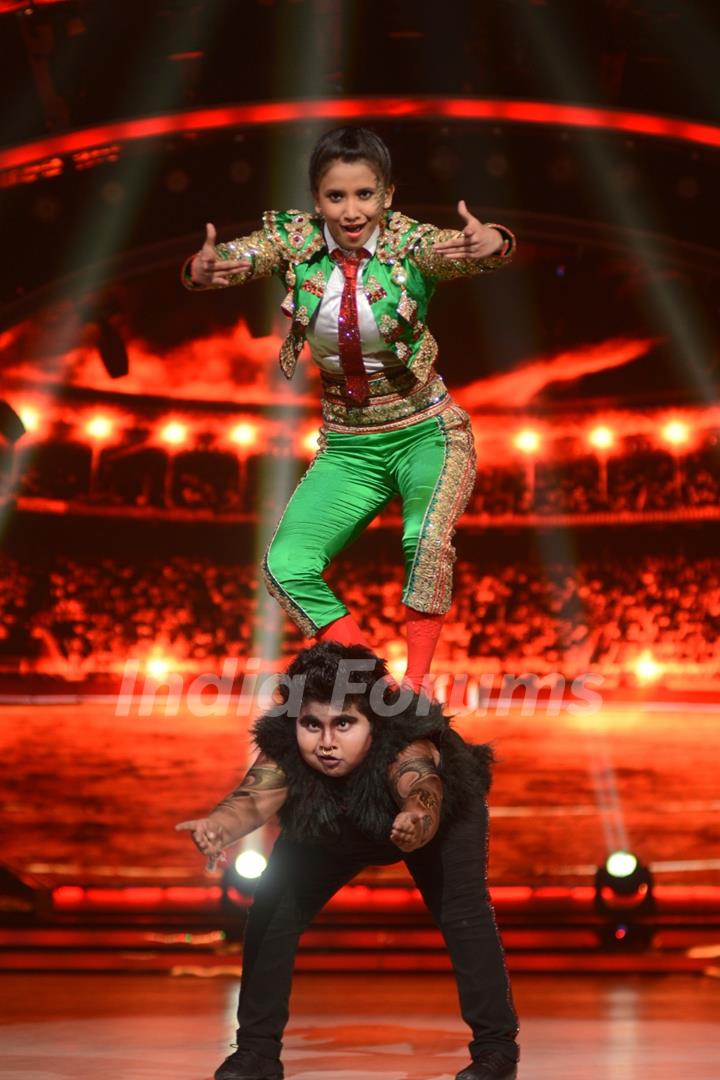 Akshat Singh performs on Jhalak Dikhhla Jaa Season 7