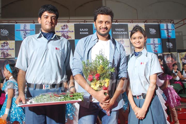 Riteish felicitated at a city school