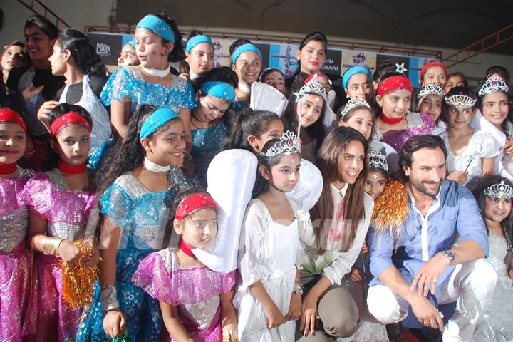 Promotion of Humshakals at a city school