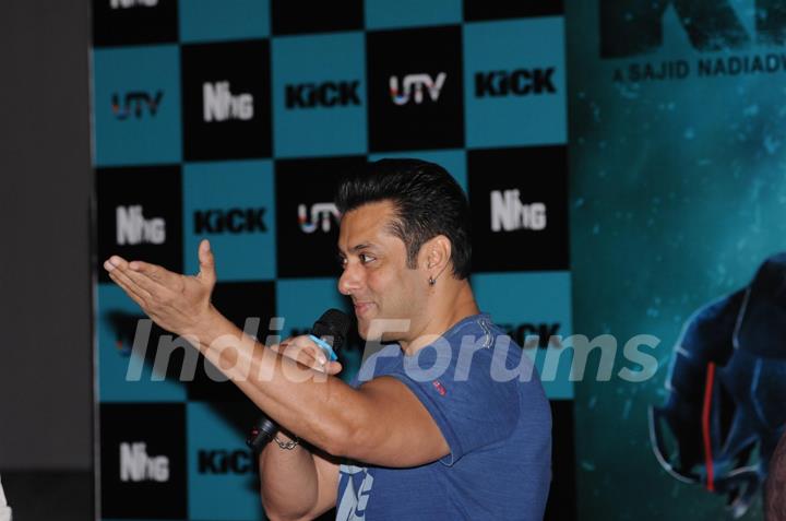 Salman welcomes everyone at the Song launch of 'Kick'