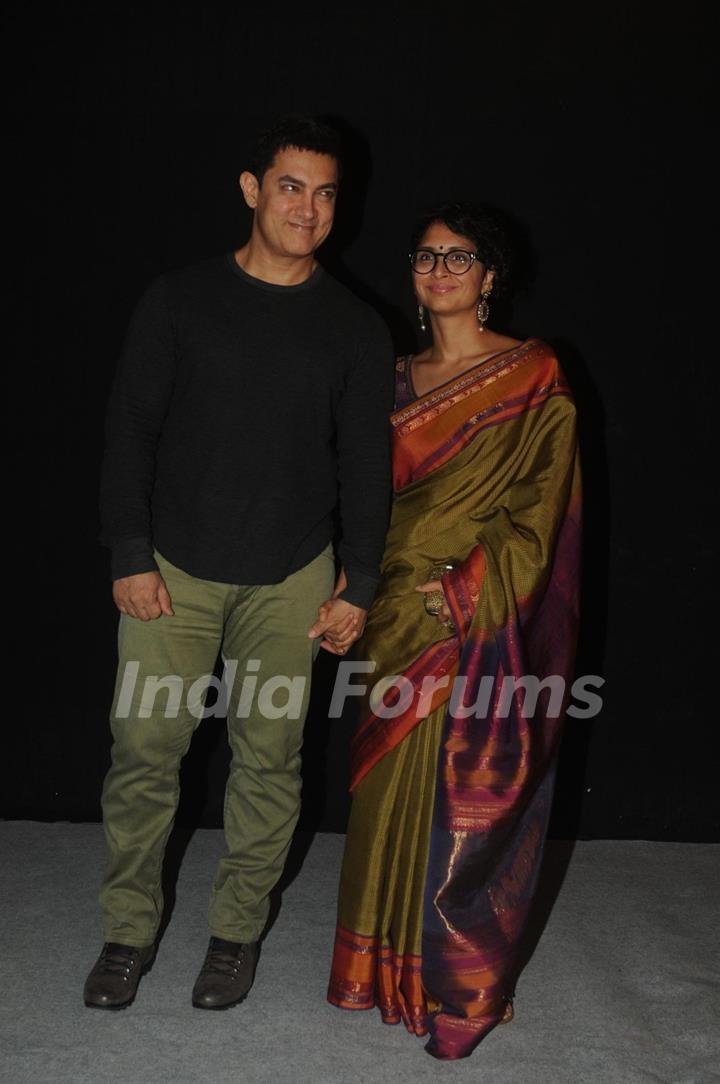 Aamir Khan and Kiran Rao at Star Parivaar Awards 2014