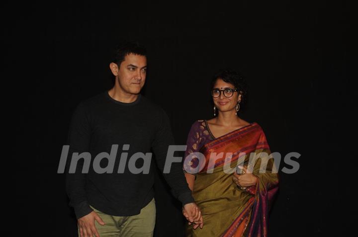 Aamir Khan and Kiran Rao at Star Parivaar Awards 2014