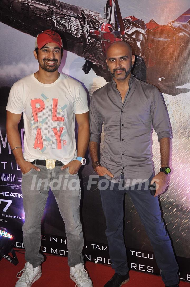 Rannvijay and Raghu Ram at Transformers Age of Extinction Premiere