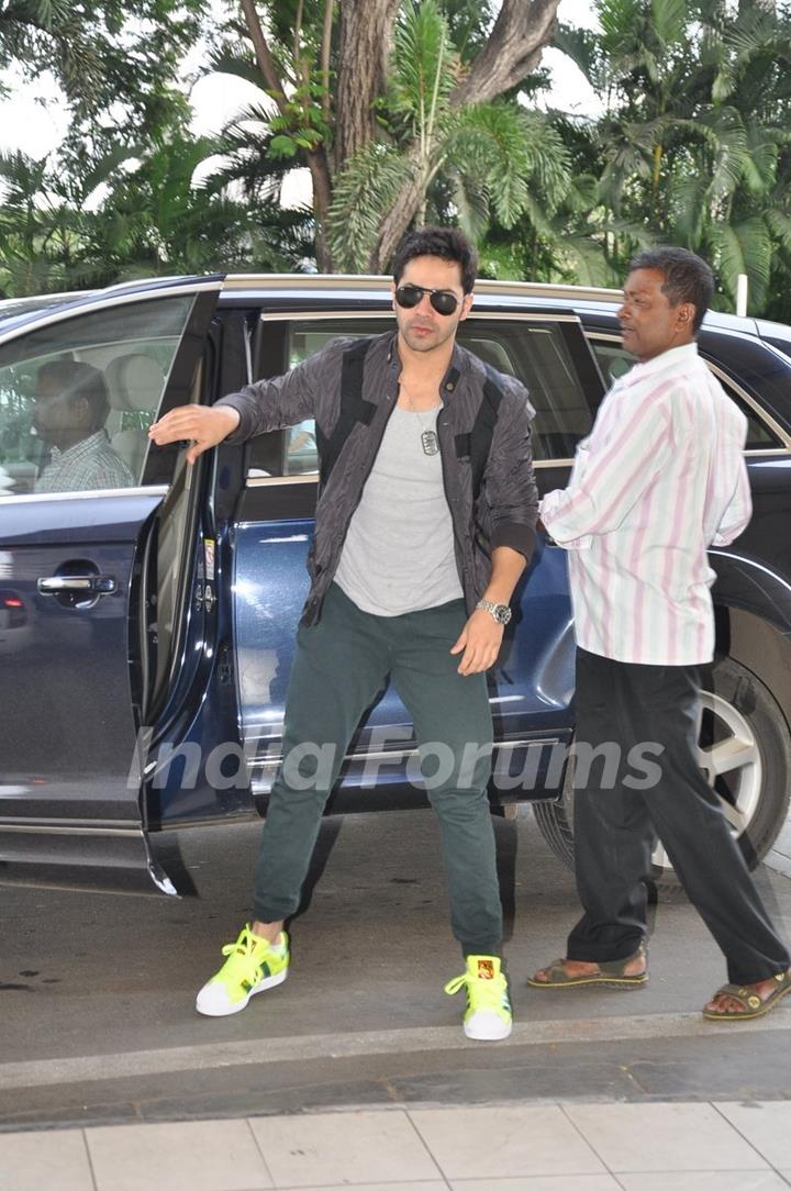 Varun snapped on his way to Indore for HSKD promotions