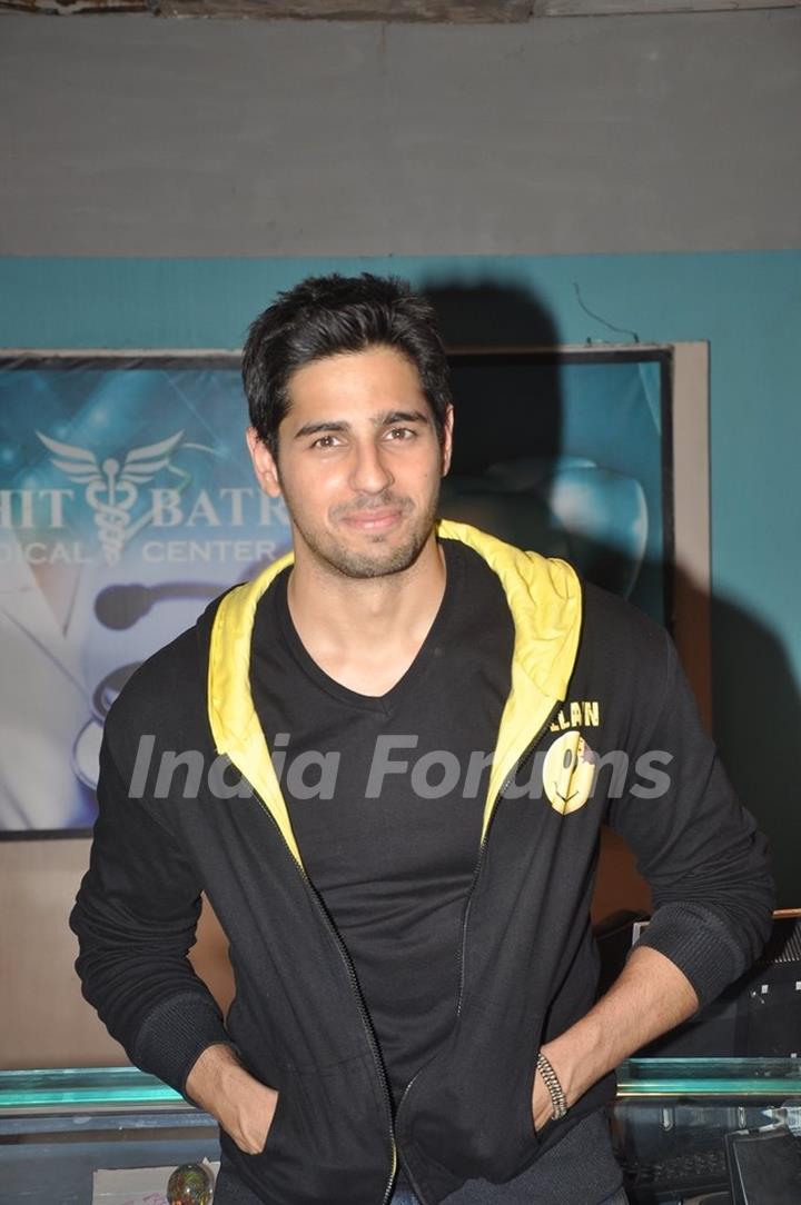 Sidharth on Ye Hai Mohabbatein sets