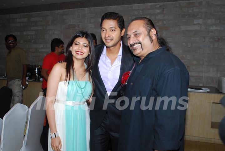 Shreyas Talpade with wife and Leslie Lewis at Poshter Boyz Launch at Levo