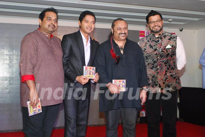 Shreyas Talpade with Shankar Mahadevan and Leslie Lewis at Poshter Boyz Launch at Levo