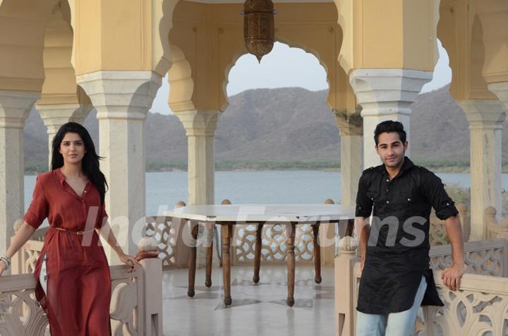 Armaan and Deeksha visit Jal Mahal in Jaipur