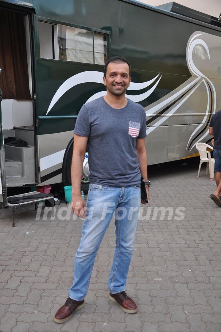 Atul Kasbekar at the Promotions of Bobby Jasoos