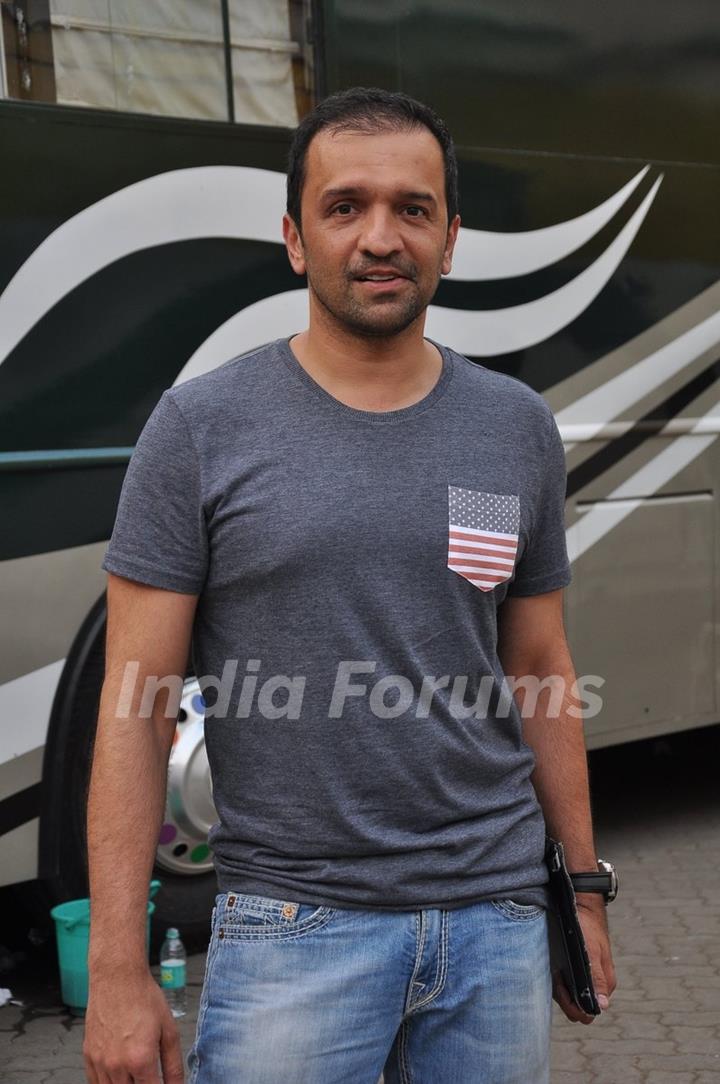 Atul Kasbekar at the Promotions of Bobby Jasoos