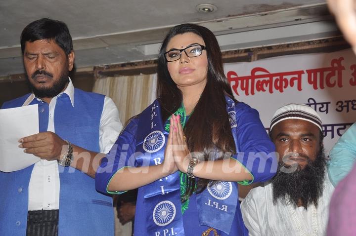 Rakhi Sawant was seen greeting the crowd