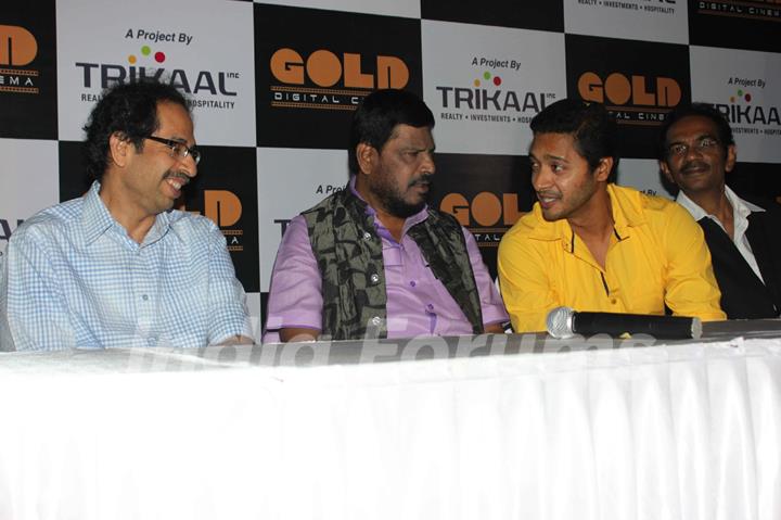 Shreyas Talpade with Uddhav Thackeray and Ramdas Athawale at the Re-launch of Hindmata Theatre