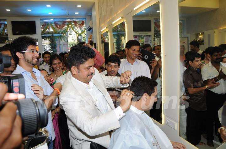 Hair Designer does the hair dressing of Madhur Bhandarkar