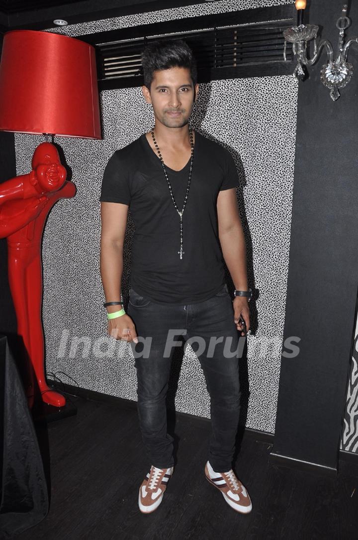 Ravi Dubey at Vivian Dsena's Birthday Party