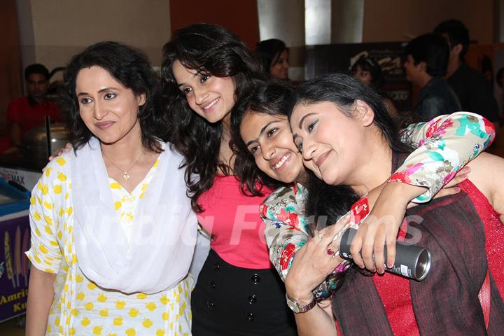Avika Gor with her on screen family at the Birthday Party