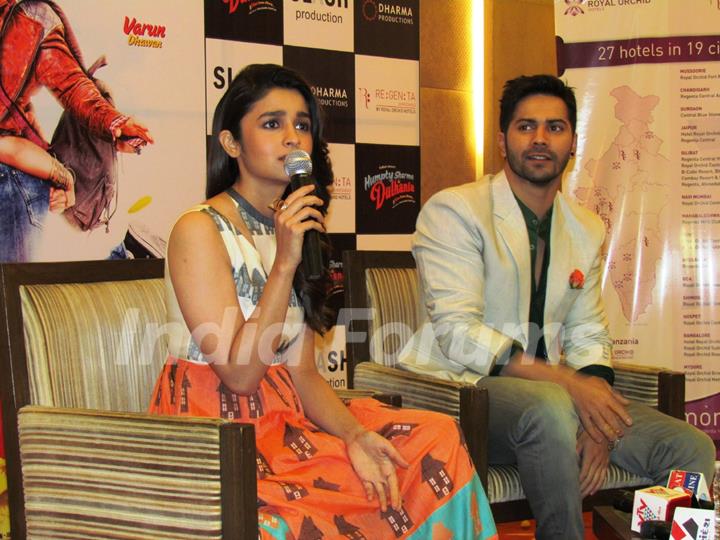 Alia addresses the media at the Promotions of Humpty Sharma Ki Dulhania at Ahmedabad