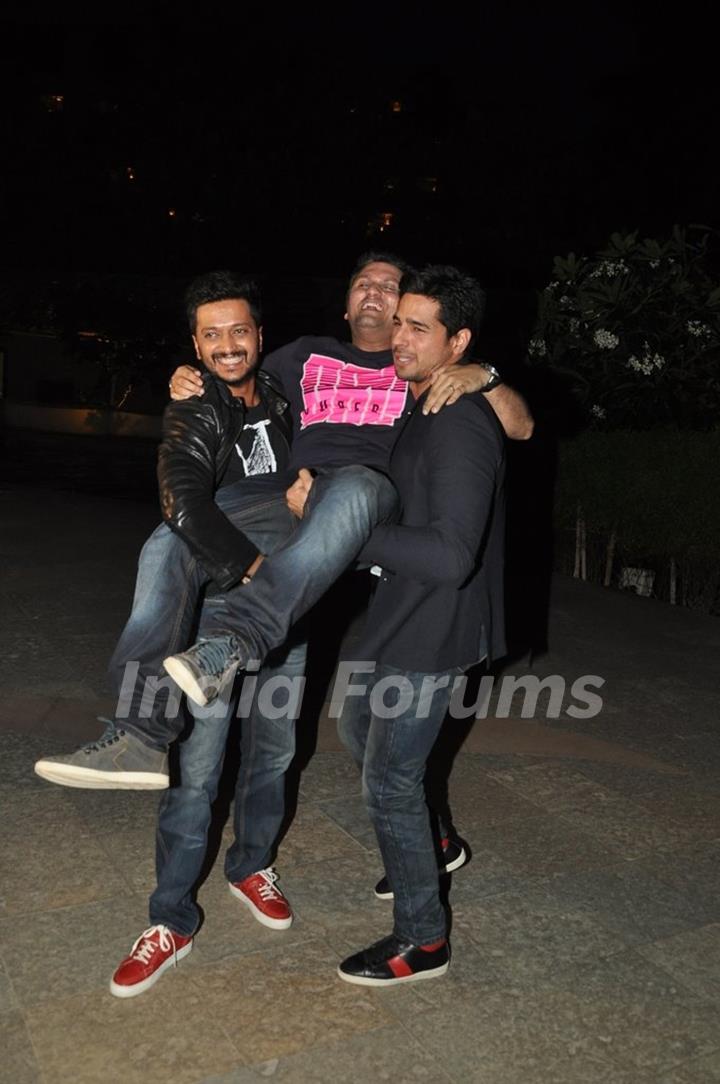 Riteish and Sidharth carry Mohit at the Success Party of Ek Villain