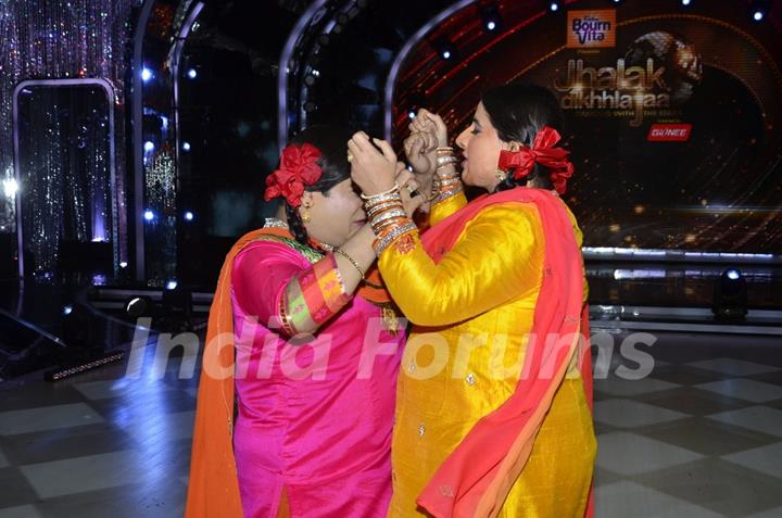 Palak and her clone get into a fight on Jhalak Dikhala Jaa