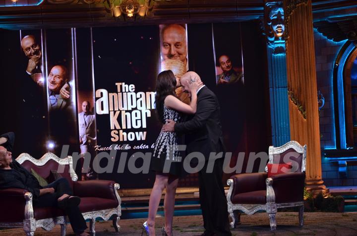 Alia and MAhesh Bhatt with Anupam kher at the show