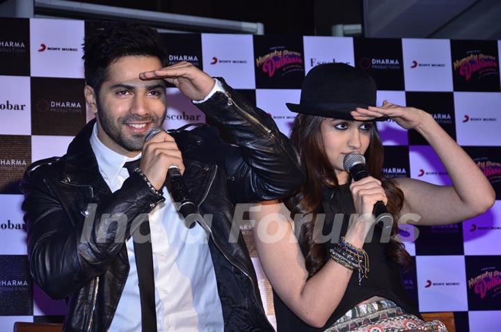 Varun Dhawan and Alia Bhatt promotes Humpty Sharma Ki Dulhania at Escobar